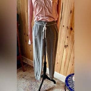 🫶🏻🧡Abercrombie & Fitch Gray Sweatpants with White Drawstring